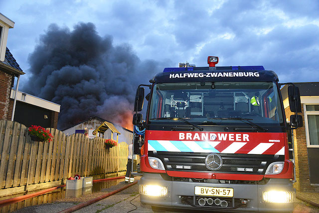 2017/156/20170802-05u43 GB 048 Zeer grote brand Schipholweg.jpg